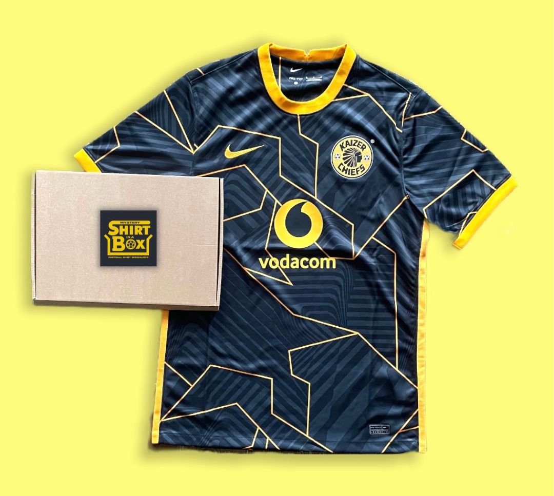Mystery Box Premium Shirt in a Box Italy